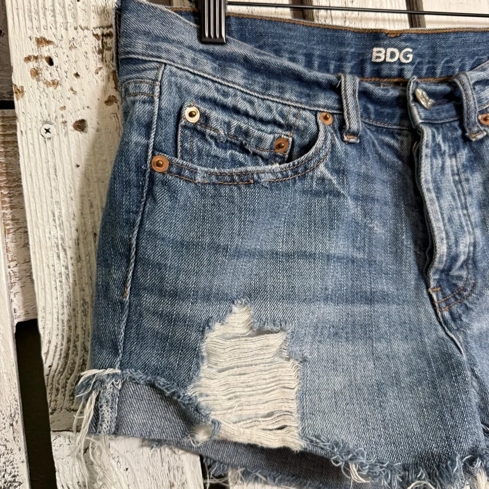 BDG Urban Outfitters Tomgirl Distress Button Fly Jean Shorts Sz 25” Boho Concert